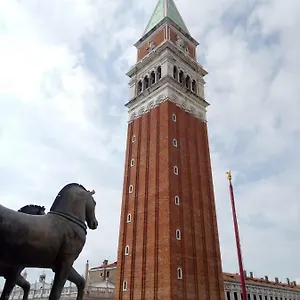 Essence Of Venice